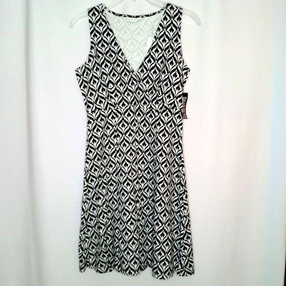 New York & Company Faux Wrap Dress NY & Co Flowy Midi A-Line V-Neck NWT Small - Picture 1 of 4